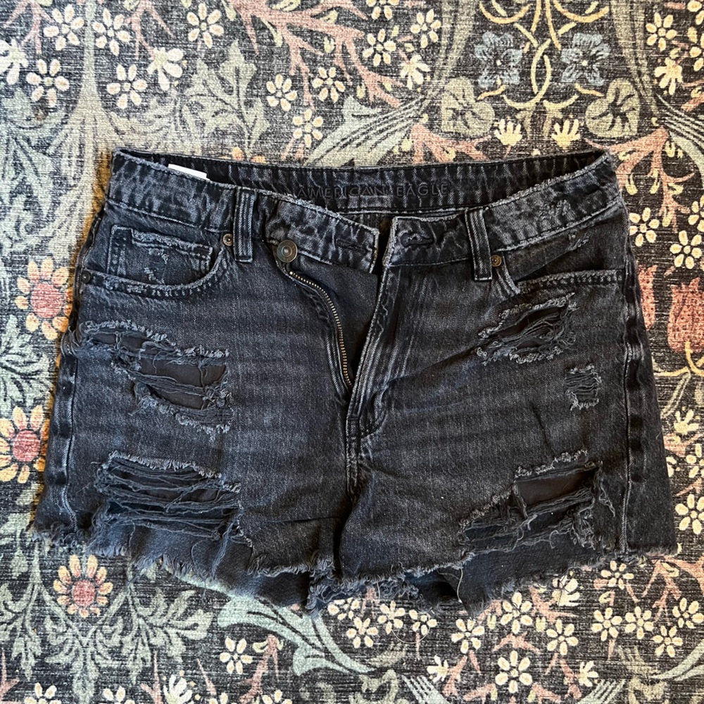 American eagle distressed shorts